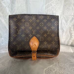 Louis Vuitton Cartouchiere GM